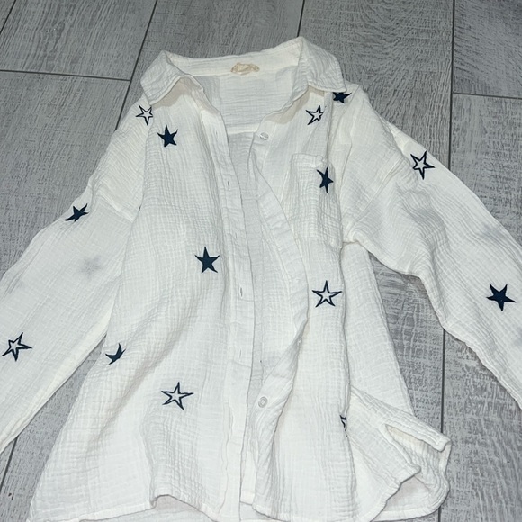 Women’s star button up w/pocket - Picture 1 of 2